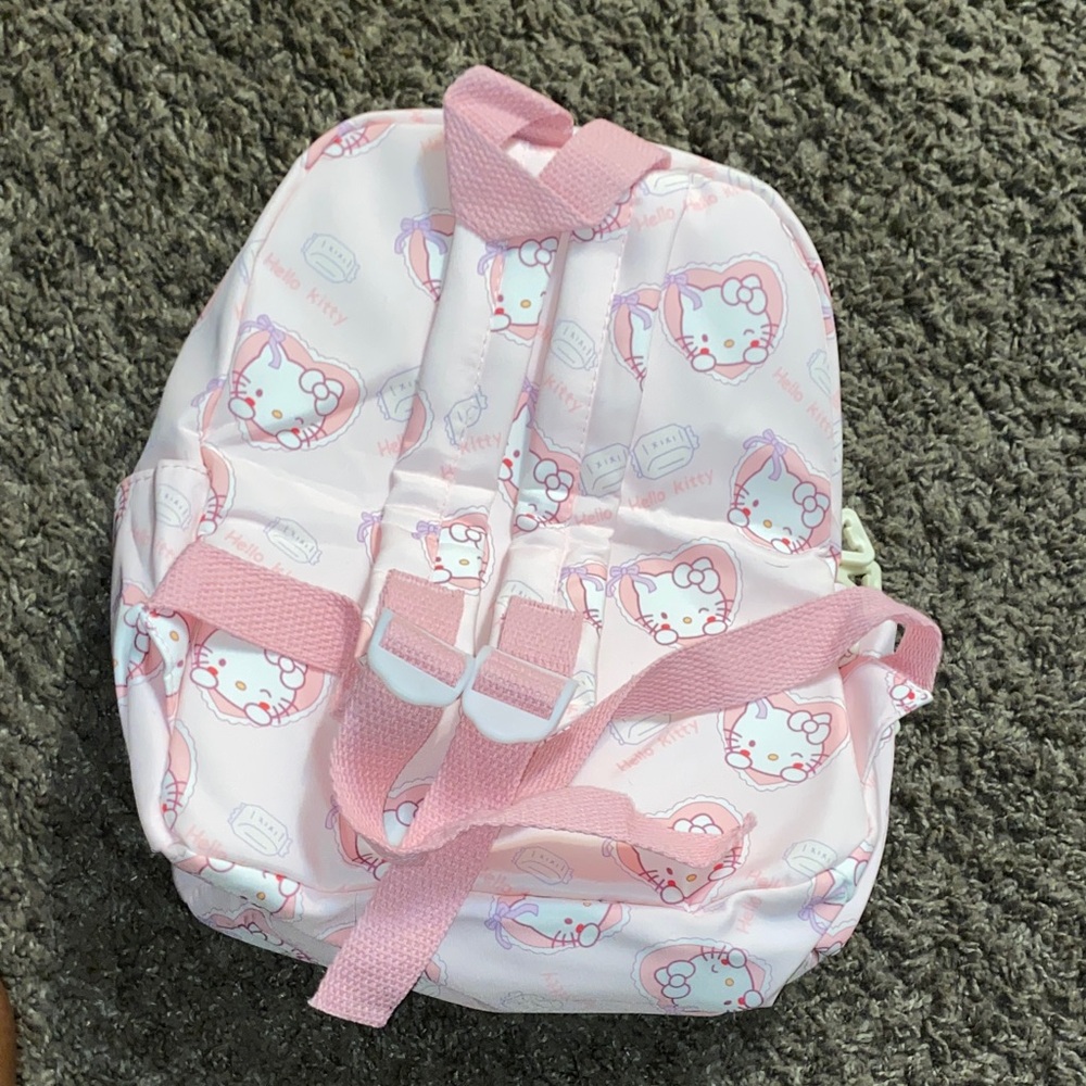Hello Kitty Backpack - Picture 3 of 4